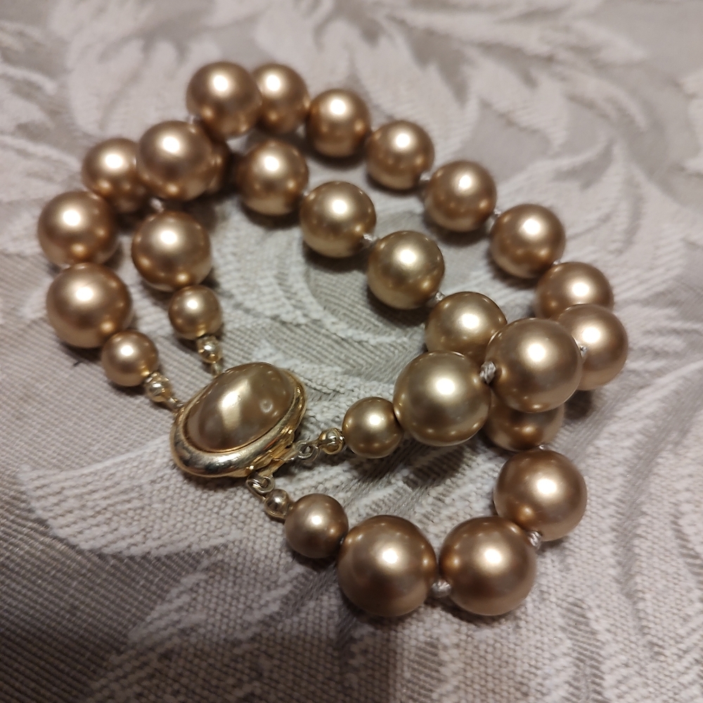 ⚜️ Stunning RARE Vintage Rich Champagne Gold Double Strand Pearl Bracele… - Picture 2 of 6